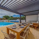 Casa Flores Villa