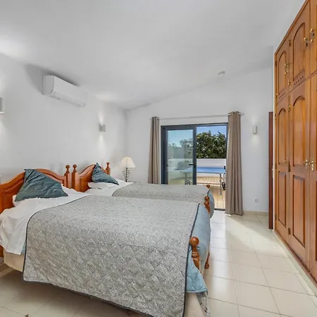 Casa Flores Willa