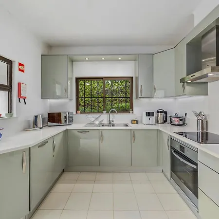 Casa Flores Villa *